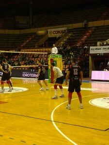 Meridiana Olbia in campo a Forlì (foto: sardegnasport.com)