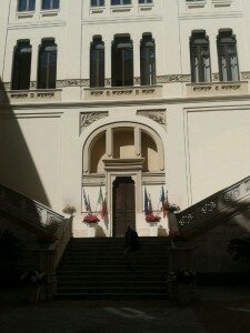 L'ingresso del Comune di Cagliari, in via Roma (foto: Sardegna Sport)