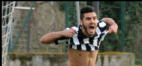 Davide Arras esulta come una matto in maglia bianconera (Foto: Facebook - Juventus Youth)