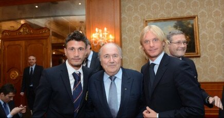 Pisacane e Farina con Blatter in mezzo