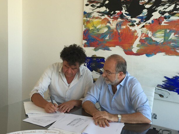 Domenico Capitani firma l'accordo per l'acquisizione della sezione femminile