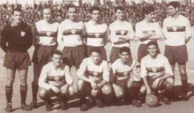 Cagliari d'epoca in bianco con banda orizzontale