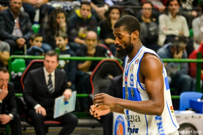 Shane Lawal, centro della Dinamo Sassari